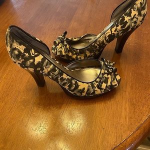 Fun! Never worn, Kenneth Cole High Heels